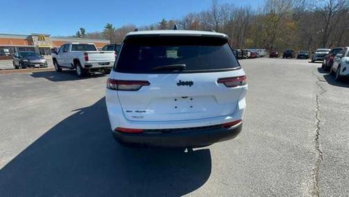 Bright White Clearcoat 2023 Jeep Grand Cherokee L Laredo