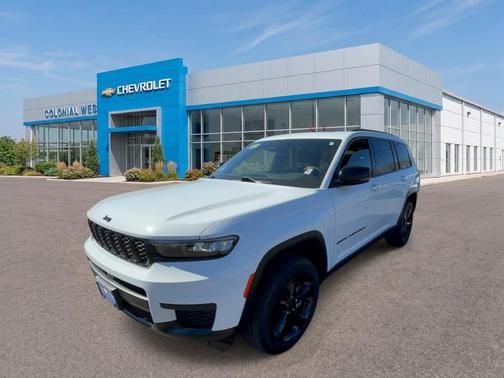 Bright White Clearcoat 2023 Jeep Grand Cherokee L Laredo