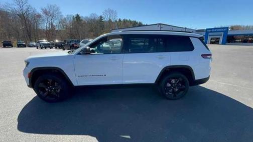 Bright White Clearcoat 2023 Jeep Grand Cherokee L Laredo