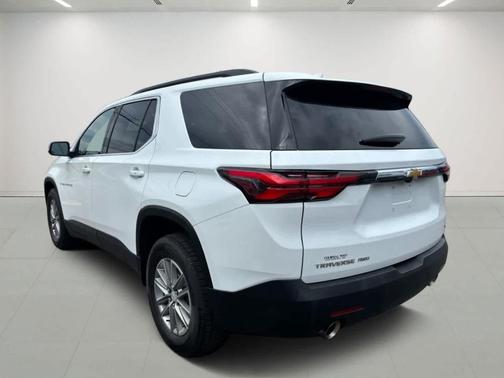Summit White 2023 Chevrolet Traverse LT Cloth
