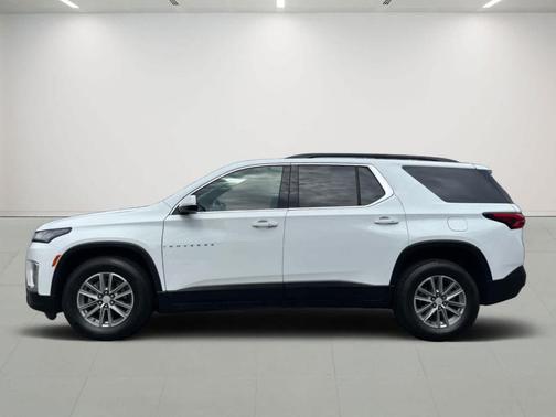 Summit White 2023 Chevrolet Traverse LT Cloth