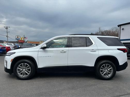 Summit White 2023 Chevrolet Traverse LT Cloth