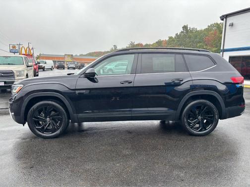 2022 Volkswagen Atlas 3.6L SE w/Technology