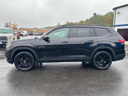 2022 Volkswagen Atlas 3.6L SE w/Technology