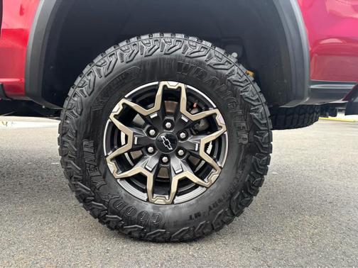 Radiant Red 2024 Chevrolet Colorado ZR2