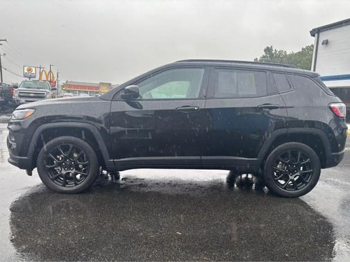 2022 Jeep Compass Altitude