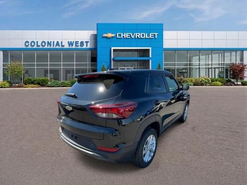 Mosaic Black Metallic 2026 Chevrolet Trailblazer LS