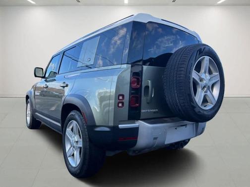 2023 Land Rover Defender 110 SE