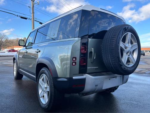 2023 Land Rover Defender 110 SE