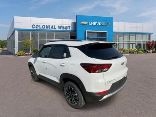 Summit White 2026 Chevrolet Trailblazer LT