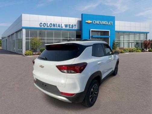 Summit White 2026 Chevrolet Trailblazer LT
