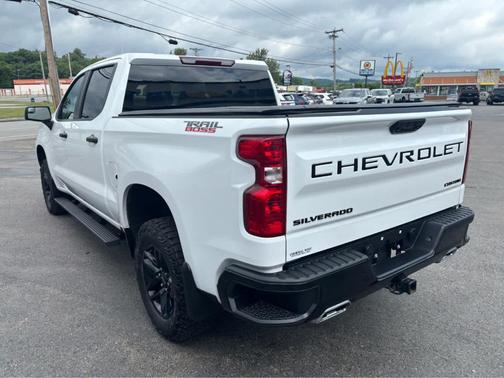 Summit White 2024 Chevrolet Silverado 1500 Custom Trail Boss