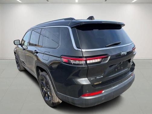 Rocky Mountain Pearlcoat 2023 Jeep Grand Cherokee L Limited