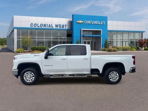 Summit White 2025 Chevrolet Silverado 2500 LT
