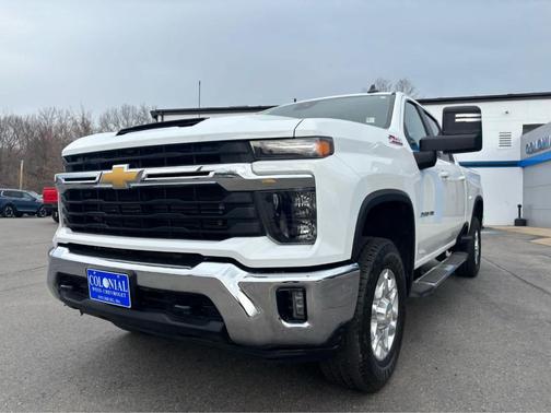 Summit White 2025 Chevrolet Silverado 2500 LT