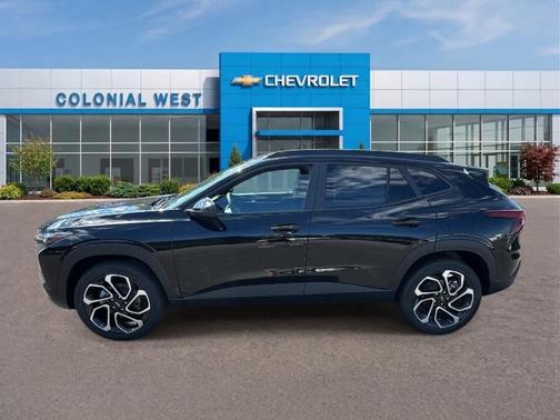 Mosaic Black Metallic 2026 Chevrolet Trax 2RS