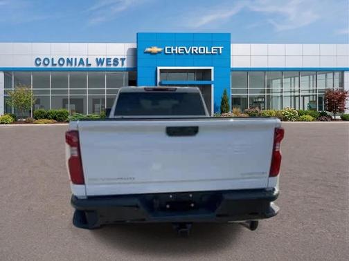Summit White 2026 Chevrolet Silverado 2500 Custom