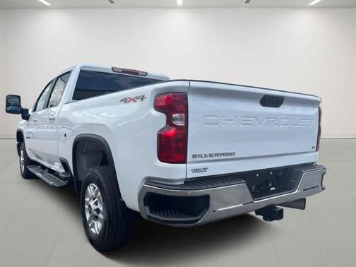Summit White 2025 Chevrolet Silverado 2500 LT