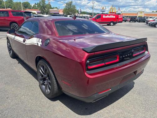 Octane Red Pearlcoat 2022 Dodge Challenger R/T Scat Pack