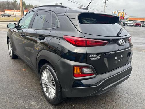 2021 Hyundai KONA SEL