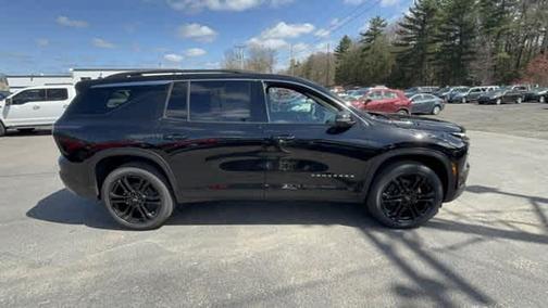 Mosaic Black Metallic 2026 Chevrolet Traverse LT