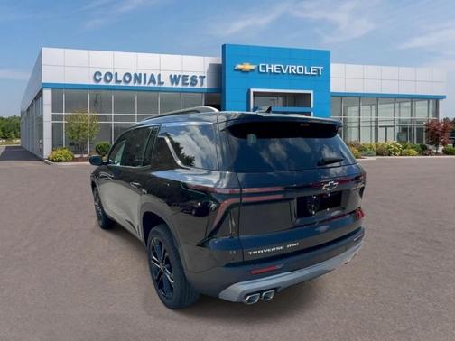 Mosaic Black Metallic 2026 Chevrolet Traverse LT