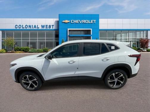 Summit White 2026 Chevrolet Trax 1RS