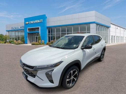 Summit White 2026 Chevrolet Trax 1RS