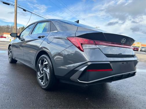 2025 Hyundai ELANTRA SEL Convenience