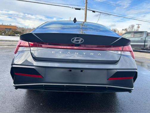 Gray 2025 Hyundai ELANTRA SEL Convenience