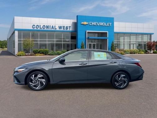 Gray 2025 Hyundai ELANTRA SEL Convenience