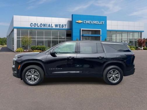 Mosaic Black Metallic 2024 Chevrolet Traverse LS