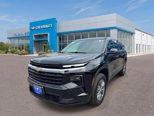 Mosaic Black Metallic 2024 Chevrolet Traverse LS
