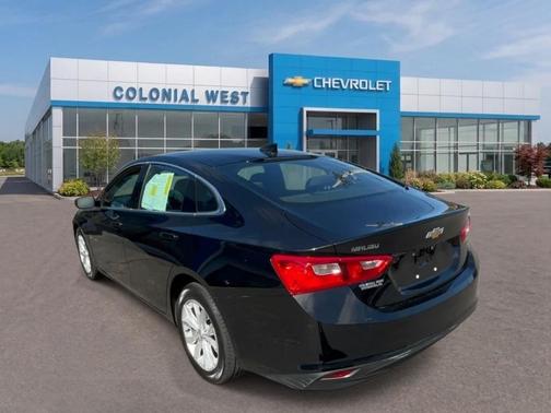 Mosaic Black Metallic 2023 Chevrolet Malibu LT