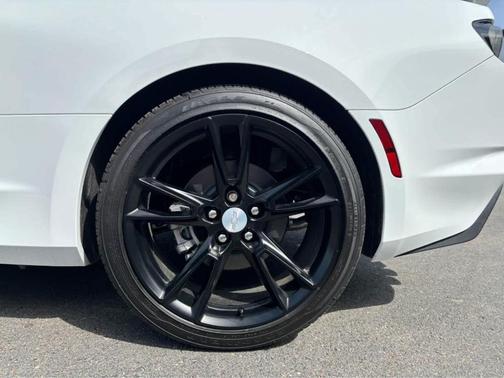 Summit White 2024 Chevrolet Camaro 2LT