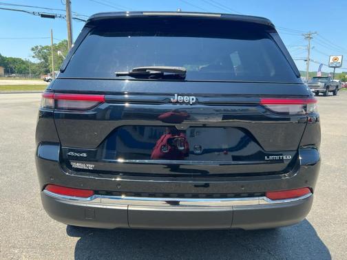 Diamond Black 2023 Jeep Grand Cherokee Limited