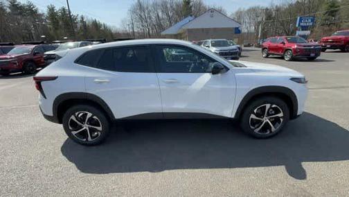 Summit White 2026 Chevrolet Trax 1RS