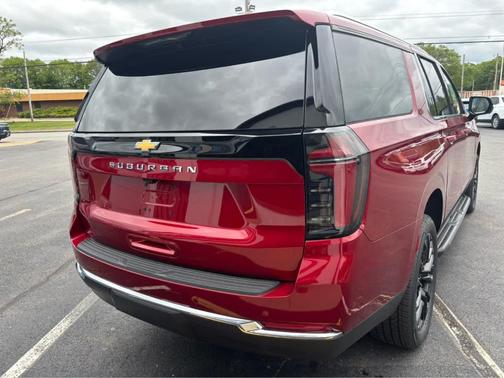 2025 Chevrolet Suburban LS
