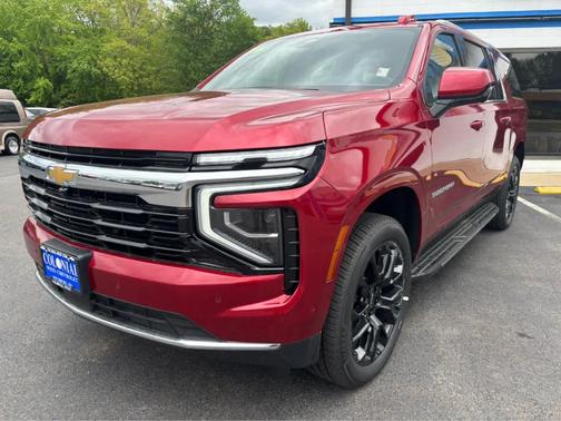 2025 Chevrolet Suburban LS