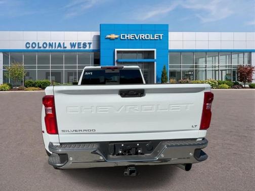 Summit White 2026 Chevrolet Silverado 3500 LT