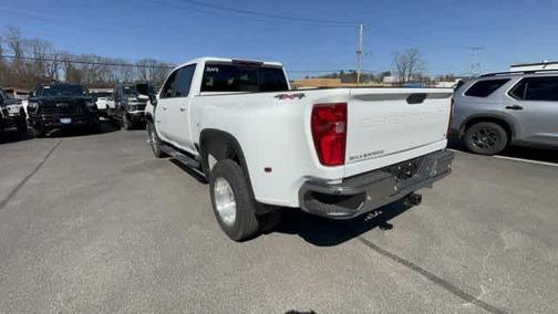 Summit White 2026 Chevrolet Silverado 3500 LT