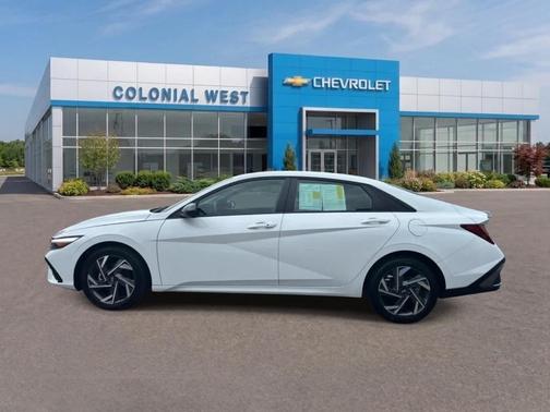 White 2025 Hyundai ELANTRA SEL Sport