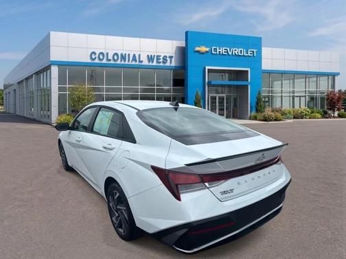 White 2025 Hyundai ELANTRA SEL Sport