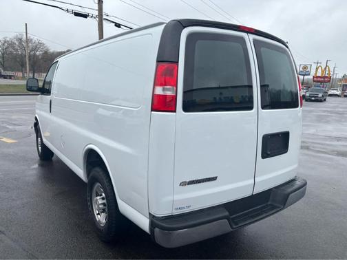 Summit White 2022 Chevrolet Express 2500 Work Van