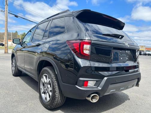 Crystal Black Pearl 2022 Honda Passport TrailSport