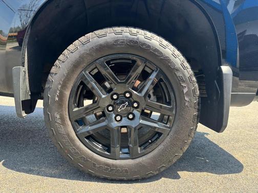 Black 2024 Chevrolet Silverado 1500 High Country