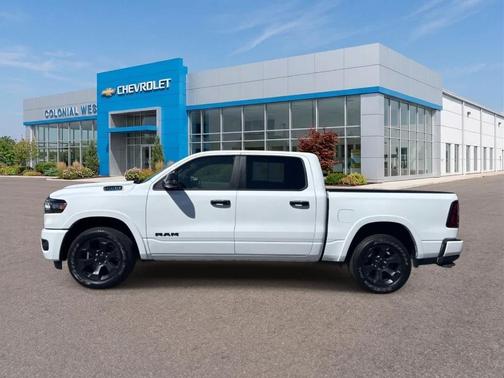 Bright White Clearcoat 2025 RAM 1500 Big Horn/Lone Star