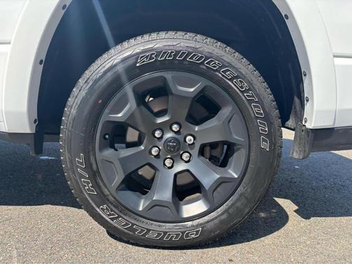 Bright White Clearcoat 2025 RAM 1500 Big Horn/Lone Star