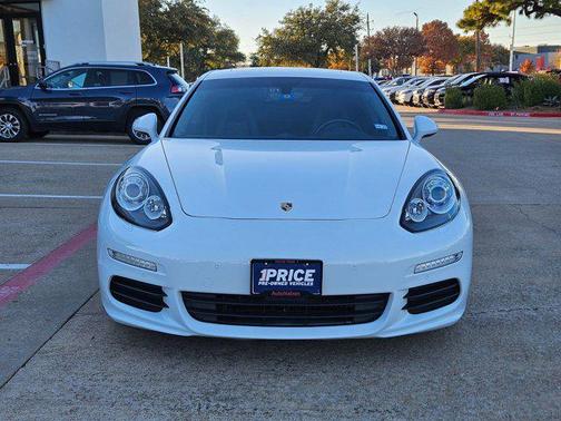 2016 Porsche Panamera 4