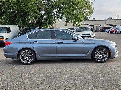 2017 BMW 530 530i
